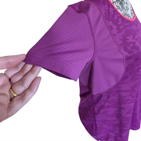 Lululemon Run For Days Short Sleeve Regal Plum Rel: 4/2015 T Shirt Women's 10 - Picture 6 of 11